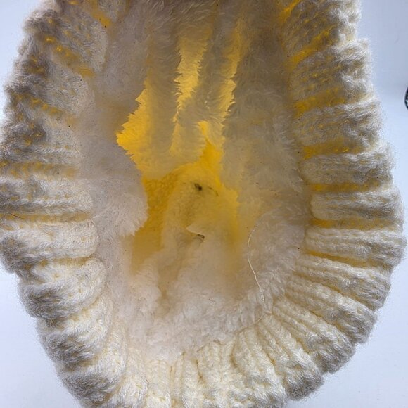 The Winter Brand Womens White Snowflake Pom Beanie Hat Casual Winter Warm - Picture 4 of 5